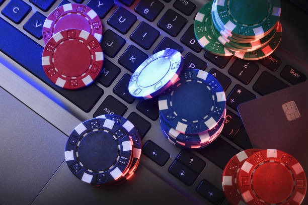 Roulette wheel with live dealer broadcast